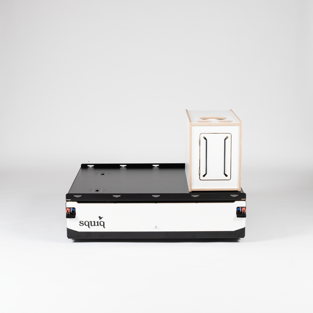 SQUIQ Campingbox für SUV mit einer rechten Campingbox auf dem Auszug