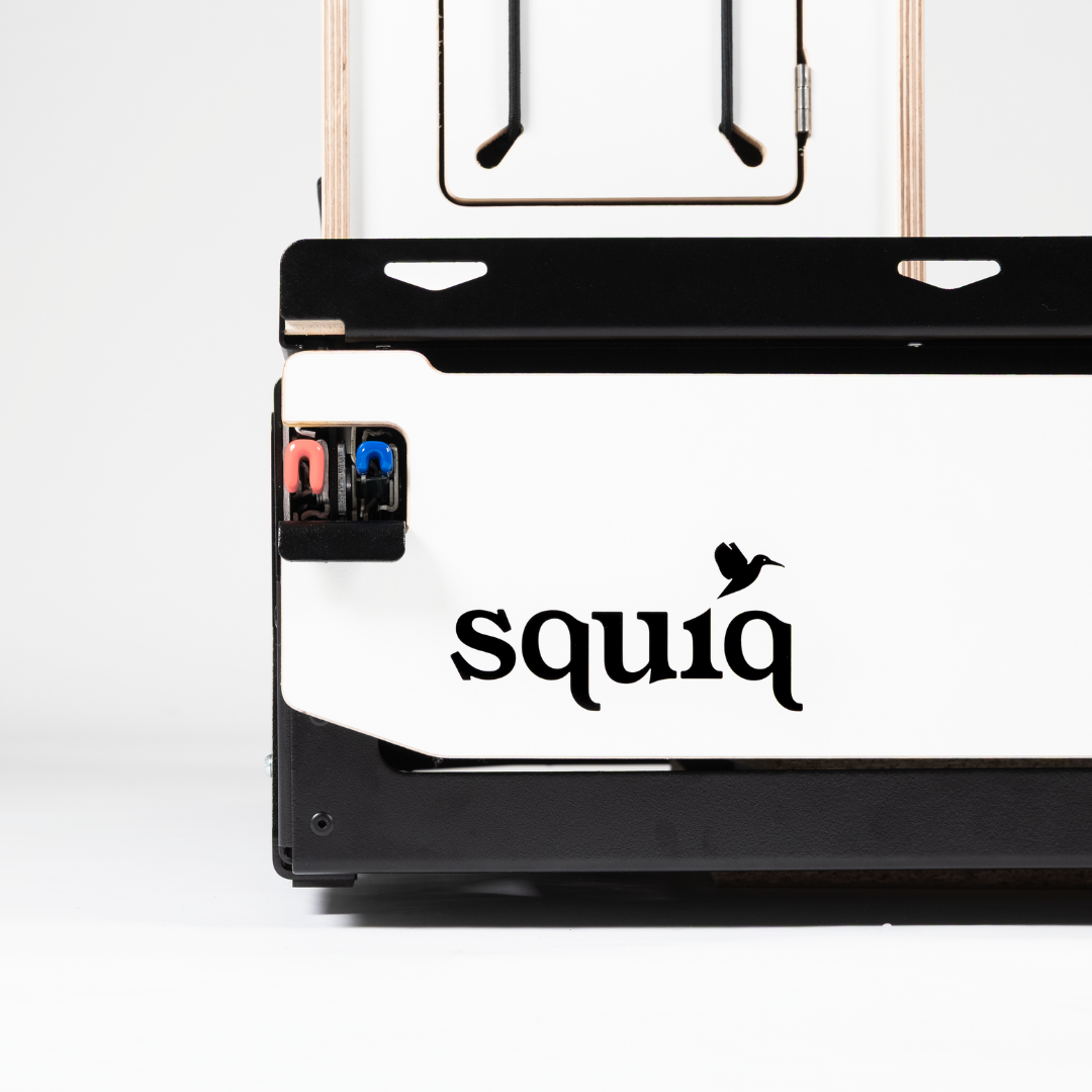 Campingbox von SQUIQ mit Verriegelung des Kofferraumauszug im Detail