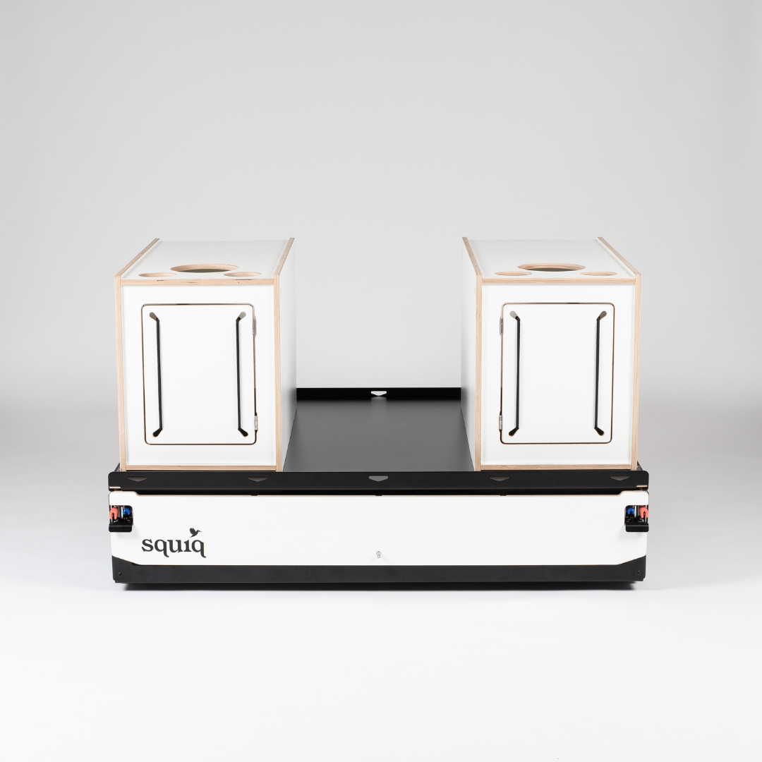 Frontaal aanzicht van de SQUIQ campingbox voor hoge dakcombi&