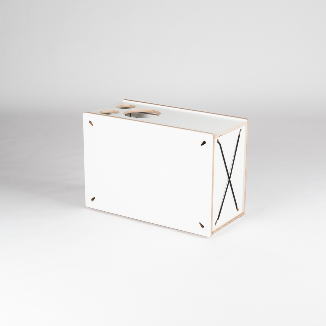 Campingmodule voor de kofferbak-inbouw, van achteren, met uitfrezingen voor servies