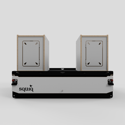 campingboxen auf auszug für kompaktfahrzeuge frontalansicht mit logo squiq