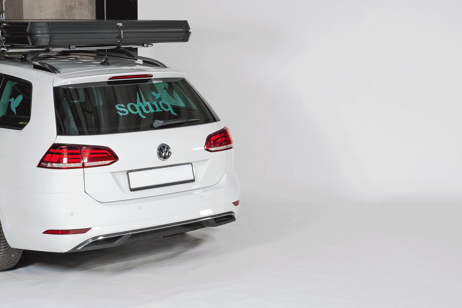 SQUIQ Traveler uitschuifsysteem met tafel- en campingbox-varianten in de VW Golf 7