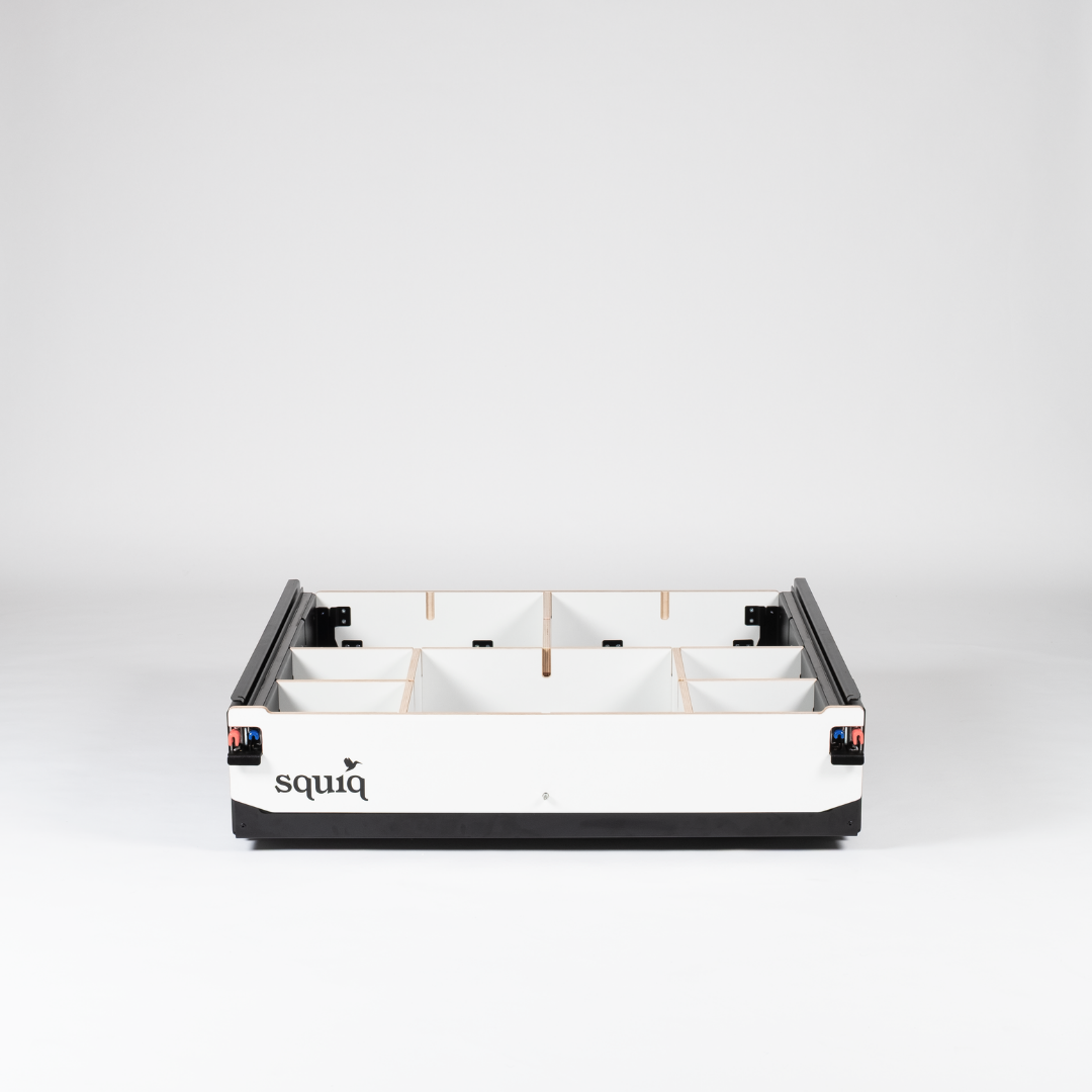SQUIQ campingbox voor stationwagon met ladenverdeling in het uitschuifsysteem